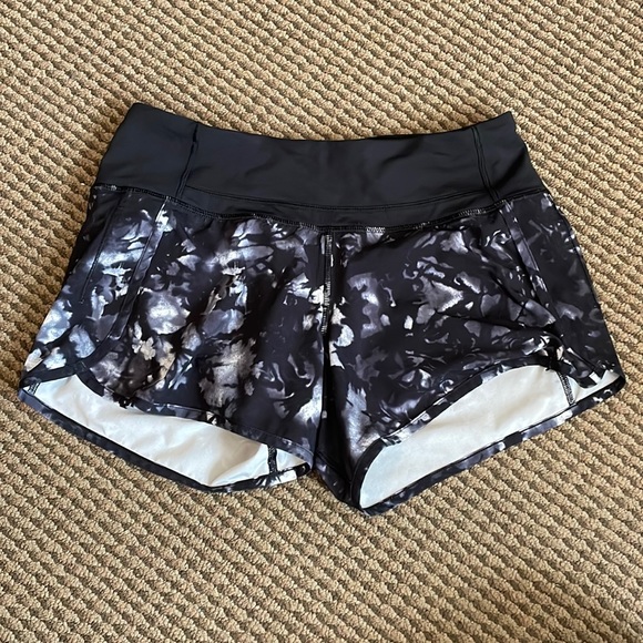 lululemon athletica Pants - LULULEMON SIZE 4 Speed Up 4” Shorts!